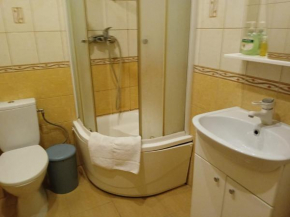 Room in a Private House 15 min away from Airport